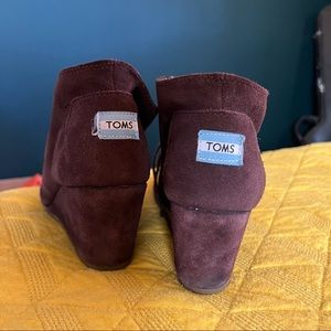 Toms Desert Wedge Bootie burgundy